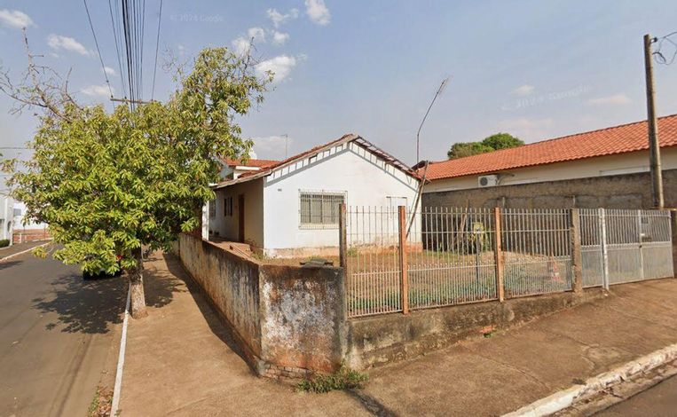 Casa em Iacanga/SP com 228,80 m²