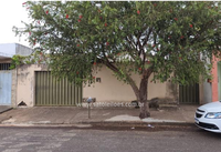 Terreno com Edificação Residencial em Uberlândia