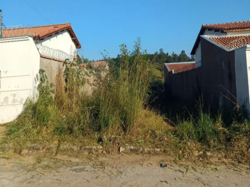 Terreno com 250m² em Loteamento Belvedere