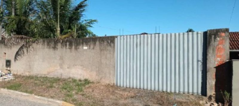 Terreno com 331,25m² no Balneário Piçarras, SC