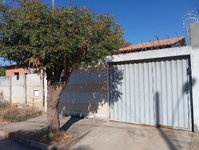 Casa com 2 Quartos e 1 Vaga em Pirapora