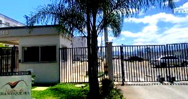 Casa com 2 quartos, 1 banheiro, 42m² área privativa, 1 vaga