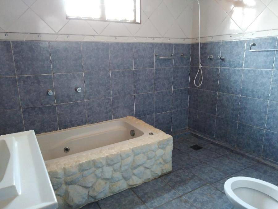 Casa com 3 quartos, 2 banheiros e 149m² construída, ocupada