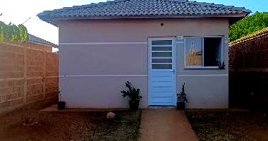 Casa com 2 Quartos e 1 Vaga em Monte Aprazível