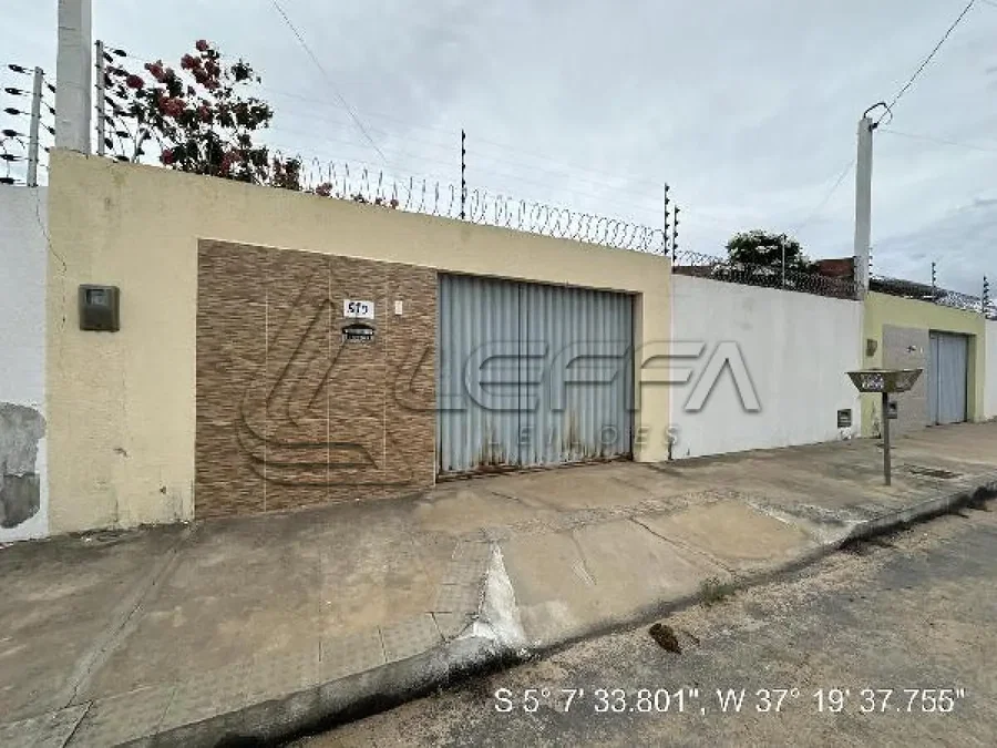 Casa com 1 quarto e 1 vaga, área privada de 200m²