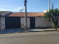 Casa padrão com 2 quartos, 1 banheiro, 153m² construída, ocupada