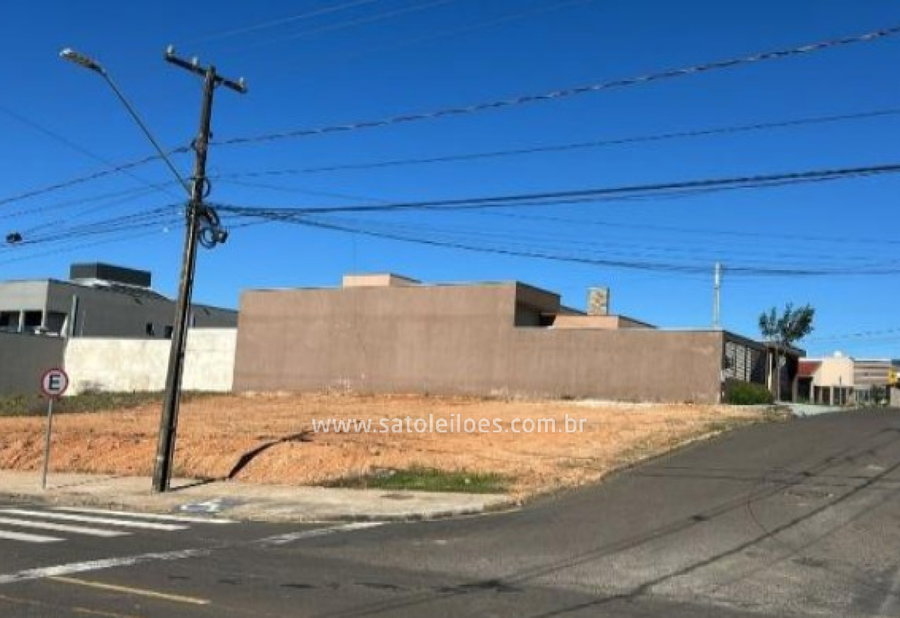 Terreno de 235m² em loteamento