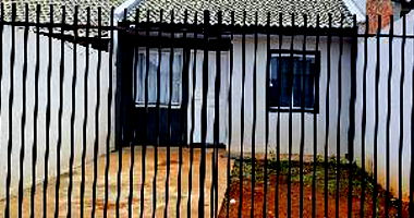 Casa 2 quartos, 1 banheiro, 44m² construída, 1 vaga, desocupada