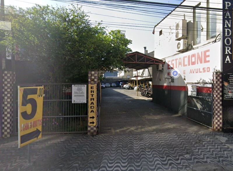 Prédio Comercial e Chalé com 500m² em Boqueirão, Santos/SP