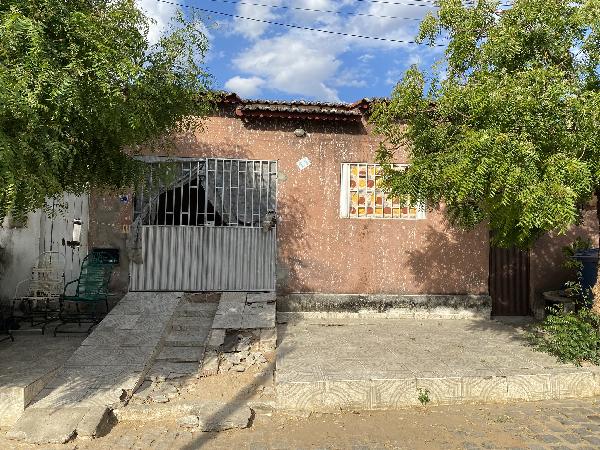 Casa com 2 quartos, 1 banheiro, 1 vaga e 82,85m² construída