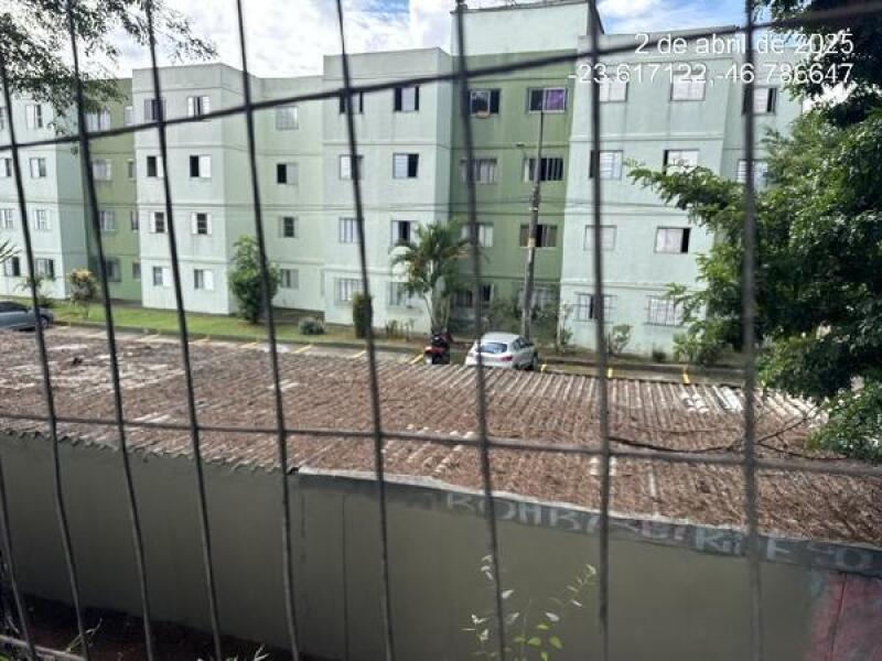 Apartamento com 3 quartos, 1 banheiro e 1 vaga