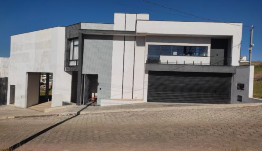 Casa com 449m² em Cambuí/MG - Lagoa das Garças