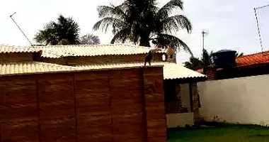 Casa Ocupada com 4 Vagas em Lago Azul - Buritama/SP