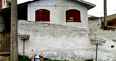 Terreno com benfeitorias em Curitiba