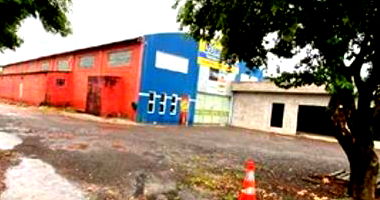 Imóvel Comercial com Área de 2.396,88 m² em Araruna/PR