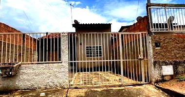 Casa com 2 quartos, varanda, área construída 55,38 m², 1 vaga