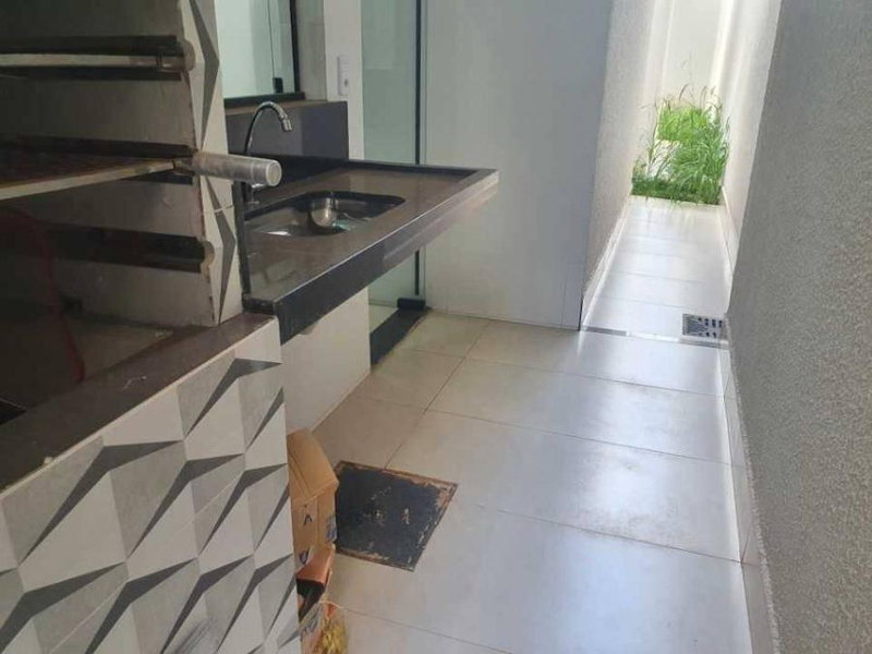 Casa com 3 Dorms, 2 Banheiros e 1 Vaga, Ocupada