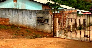 Casa residencial com 5 quartos, ocupada, área ampla
