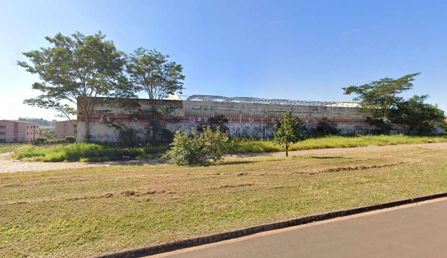 Terreno industrial de 5.208m² com área construída de 1.720m²