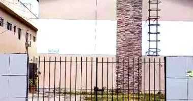 Casa com 53m² em condomínio, ocupada