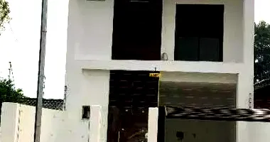 Casa Ocupada com 151m² de Área Construída em Leilão