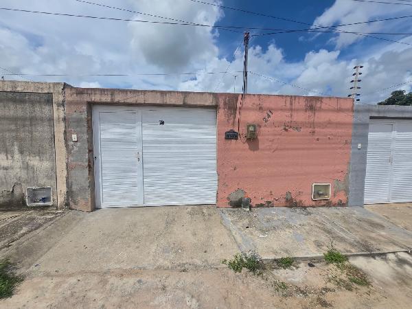 Casa com 2 quartos e 2 banheiros em Itaitinga/CE - 74,18m²