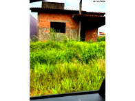 Casa inacabada com 1 suíte, 1 banheiro, 450m² terreno