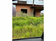 Casa inacabada com 1 suíte, 1 banheiro, 450m² terreno