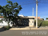 Casa com 2 quartos, 2 banheiros e 2 vagas