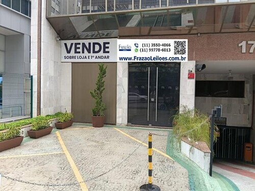 Salão Pilotis Desocupada - Luxo e Espaço em Belo Horizonte