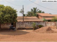 Casa de madeira com 560m² de terreno, 1 quarto, 1 banheiro, desocupada