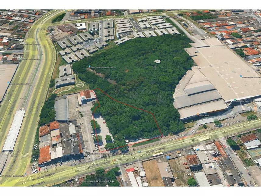 Terreno com 3.384,71m² em Cascadura