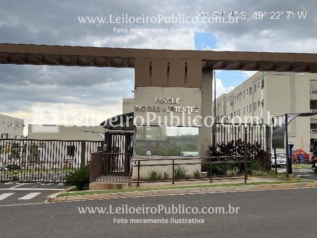 Apartamento 2 quartos, 1 banheiro, 1 vaga, 86,5m² total