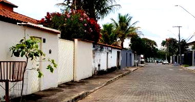 Casa com 3 quartos, 2 banheiros, garagem e área de 500m²