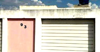 Casa em leilão com 2 quartos e 1 vaga