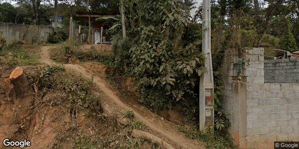 Amplo Terreno de 250m² em Área Urbana - Ideal para Novos Projetos