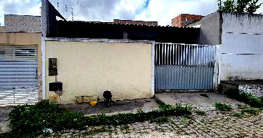 Casa com 2 quartos, 2 banheiros, 1 vaga e 68m² construída