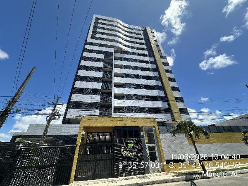 Apartamento com 3 quartos, 2 vagas e varanda em Maceió