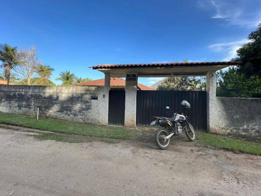 Casa padrão ocupada com 80m² construída e terreno de 1525m²