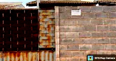 Casa 3 quartos com varanda e área de serviço, 74m² construída