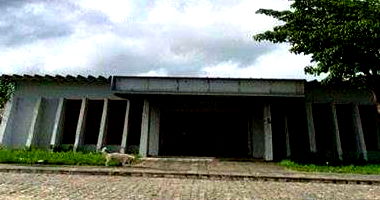 Prédio comercial com 1 andar, ocupado
