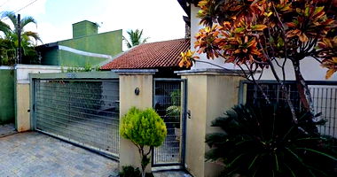 Casa com 300m² de terreno e 214m² de área construída no Jardim Primavera