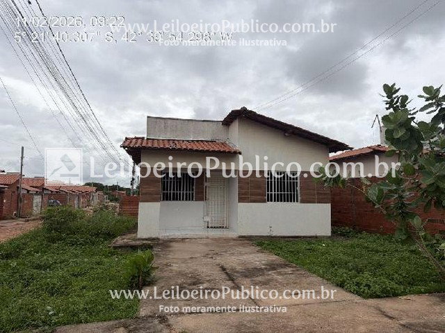 Casa com 3 Quartos e Varanda em Demerval Lobão