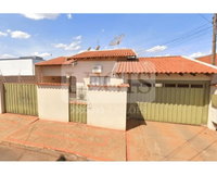 Casa com 3 quartos, 2 banheiros e 239,70m² construídos