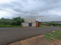 Amplo Lote com Edificação - 838m²