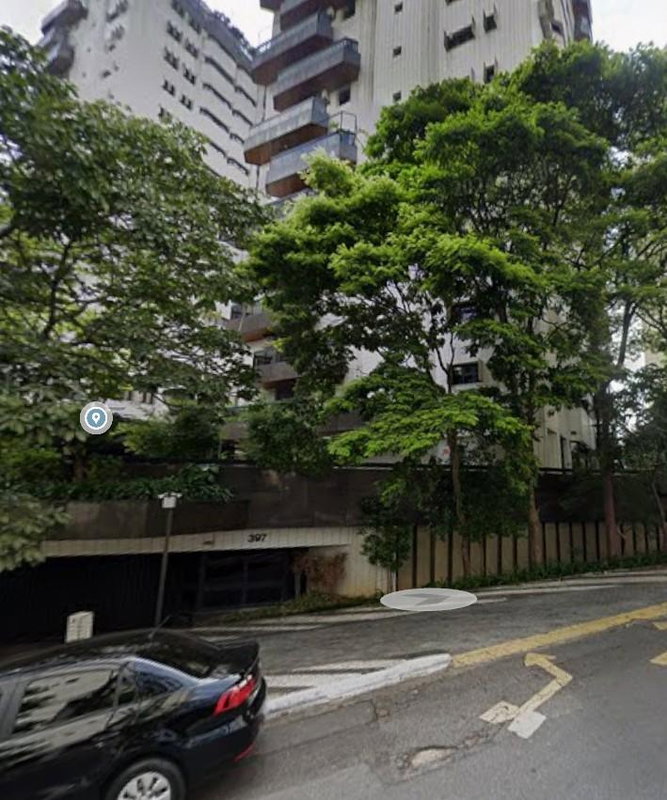 Apartamento com 304m², 3 quartos, 2 banheiros e vaga de garagem