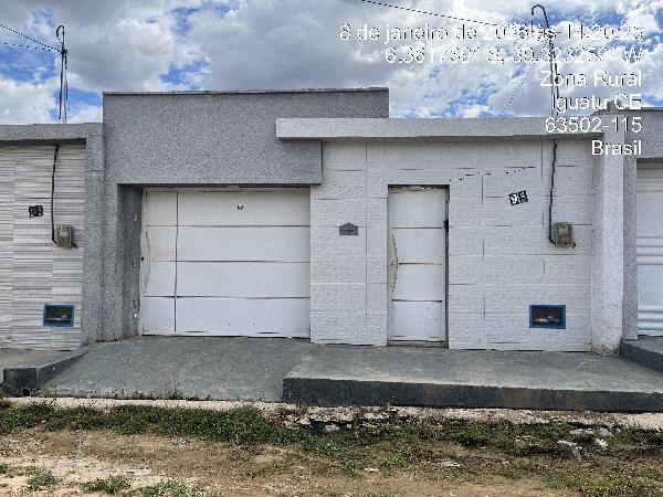 Casa industrial com 2 quartos e 2 banheiros, 78,74m², desocupada