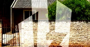 Casa com 2 quartos, banheiro, sala e cozinha, 40m² construída