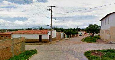 Edificação com 2 Quartos e Quintal em Campos Sales/CE