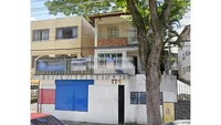 Prédio com 150 m² construídos em terreno de 320 m²